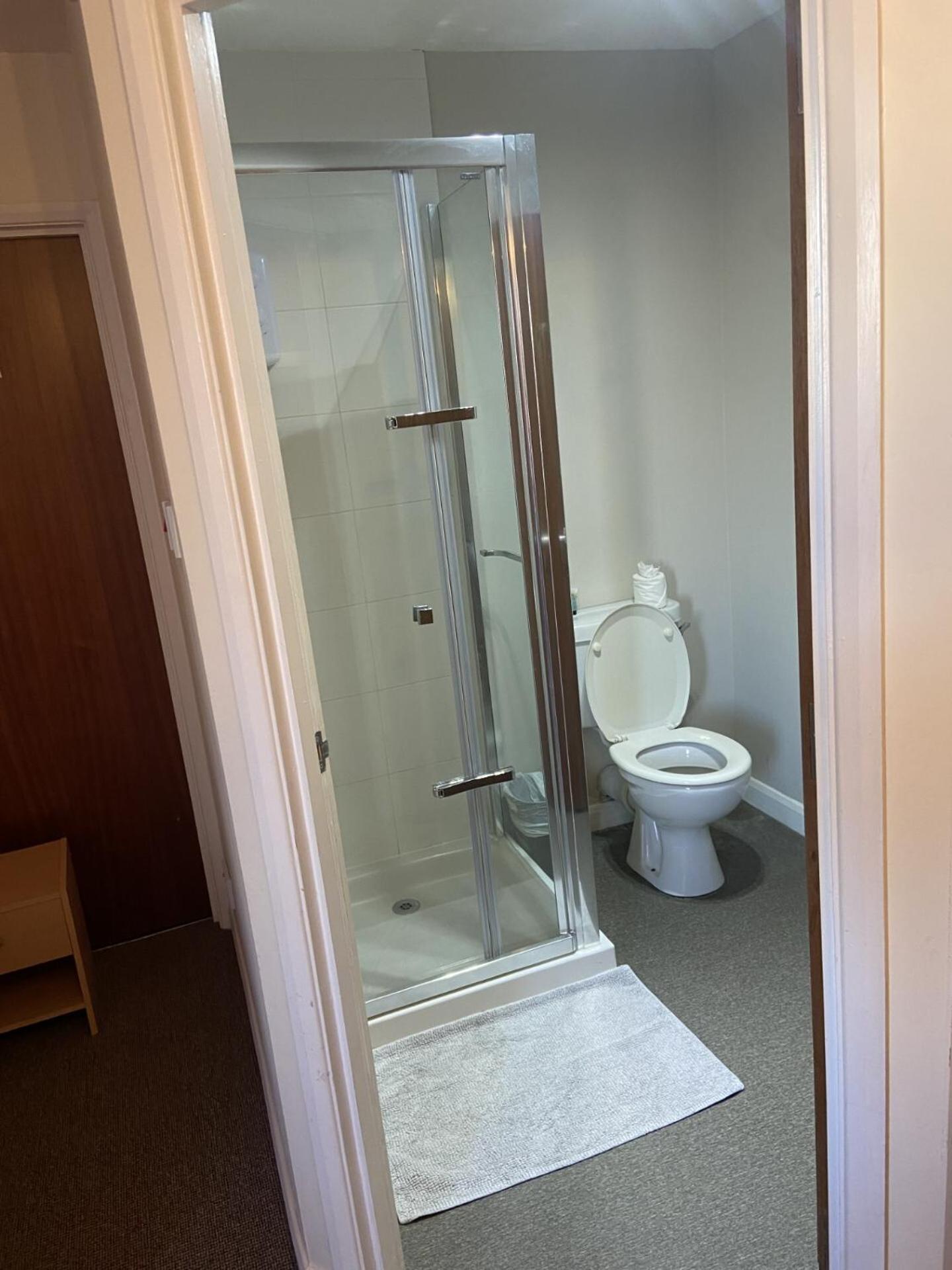 The Jolly Drayman Pub And Hotel Gravesend Room photo